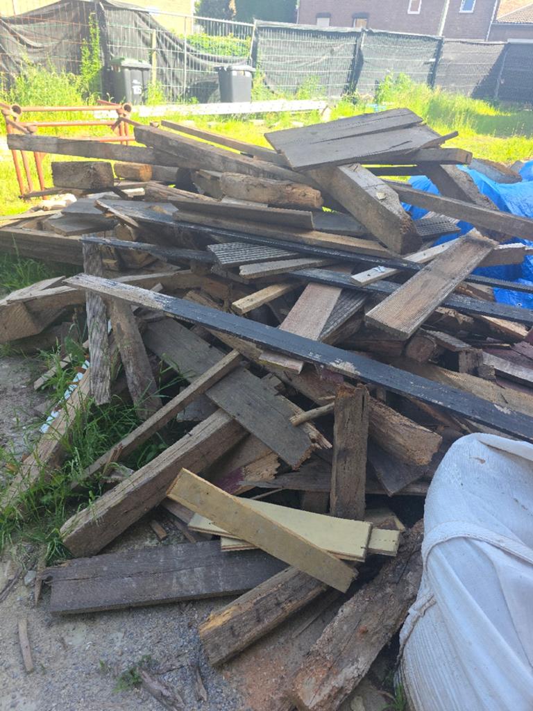 Gratis brandhout: oude balken en planken, Tuin en Terras, Haardhout, Ophalen