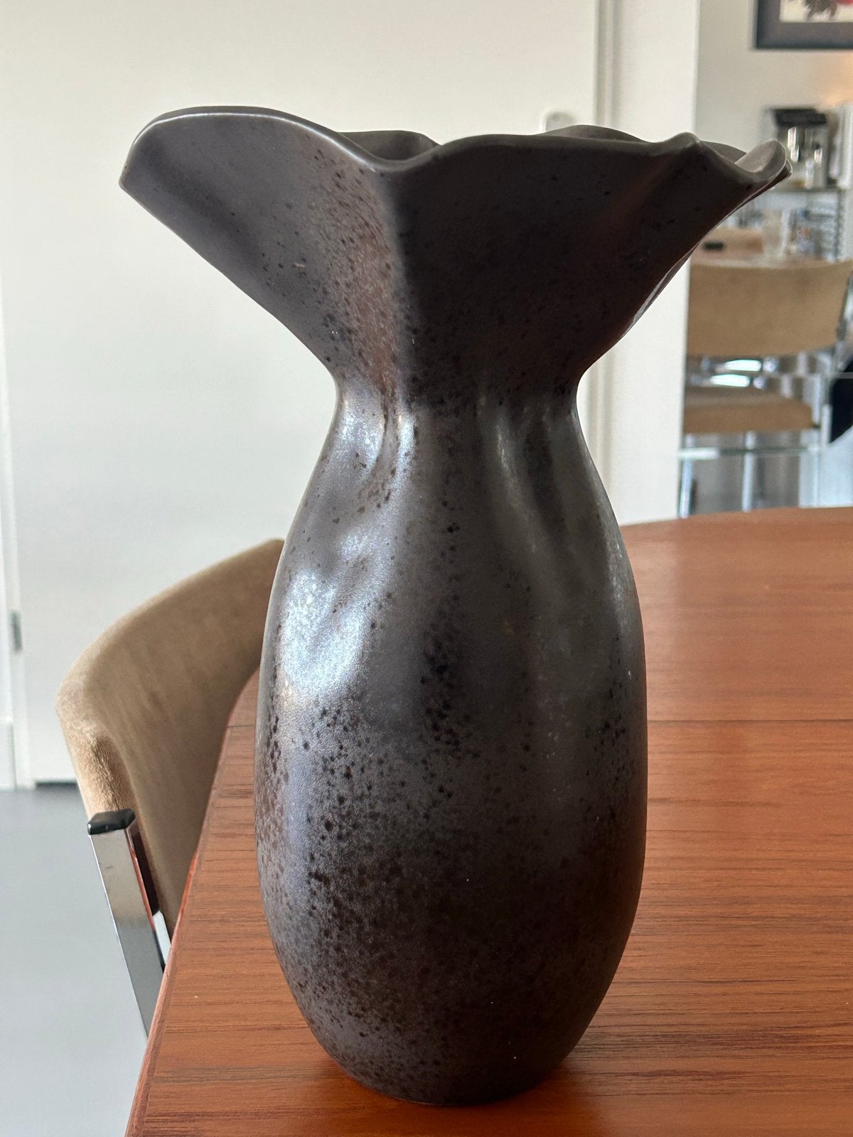 Sculpturale vaas, Ophalen, Bruin, Met patroon/structuur, Zo goed als nieuw