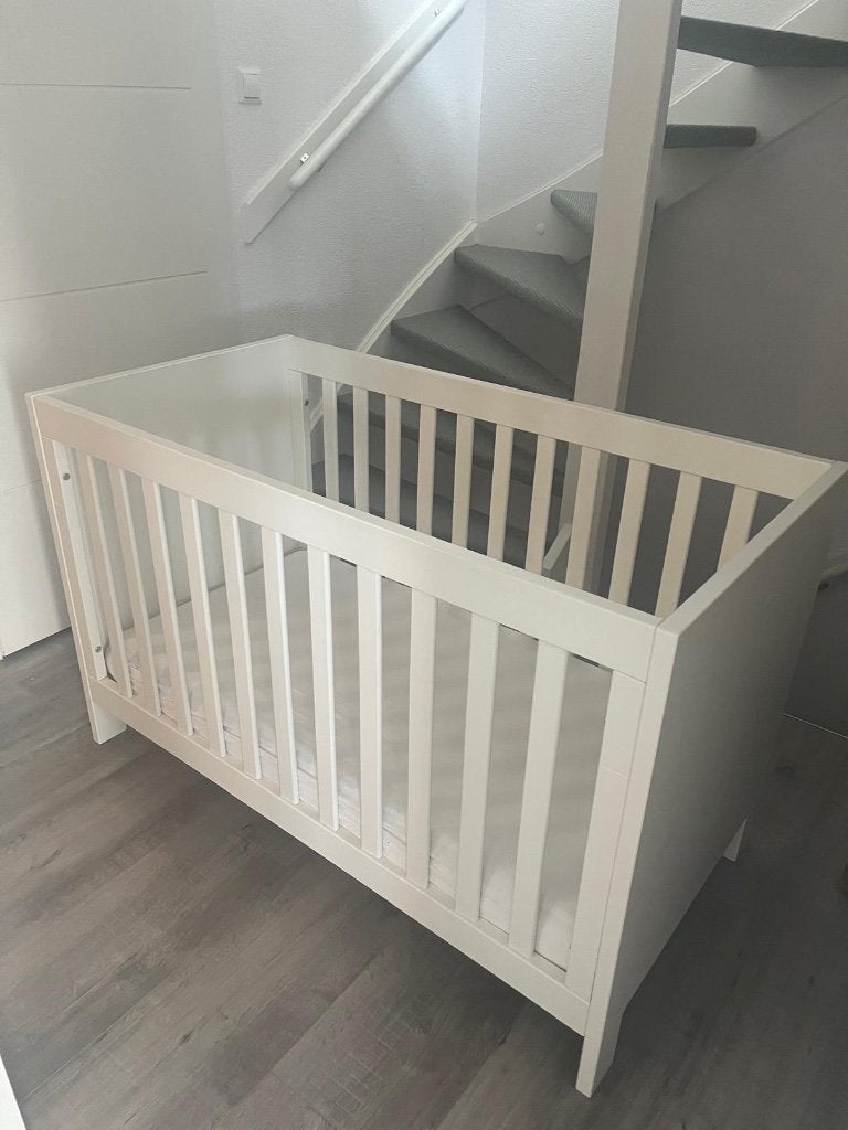 Baby bed inclusief matras en topper, Ophalen, Zo goed als nieuw, Minder dan 140 cm, Matras