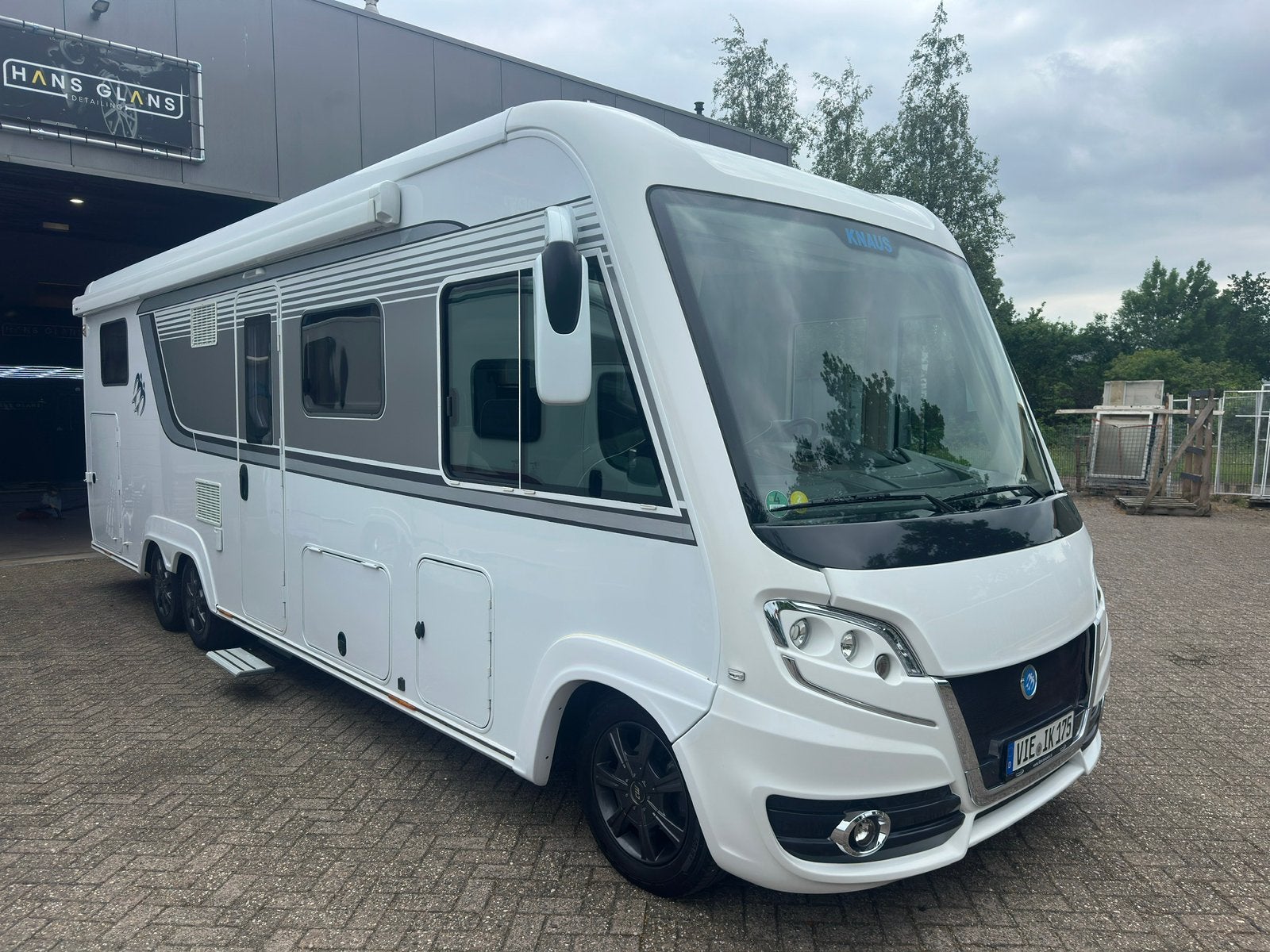 Caravans And Camping Knaus