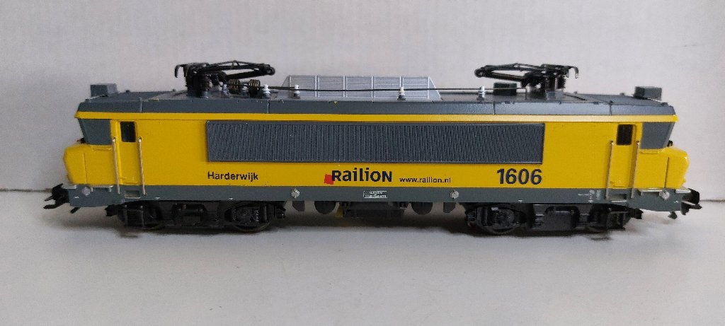 Railion Locomotief 1606 Harderwijk Digitaal + 5* Motor (06), Wisselstroom, Locomotief, Ophalen of Verzenden, Märklin