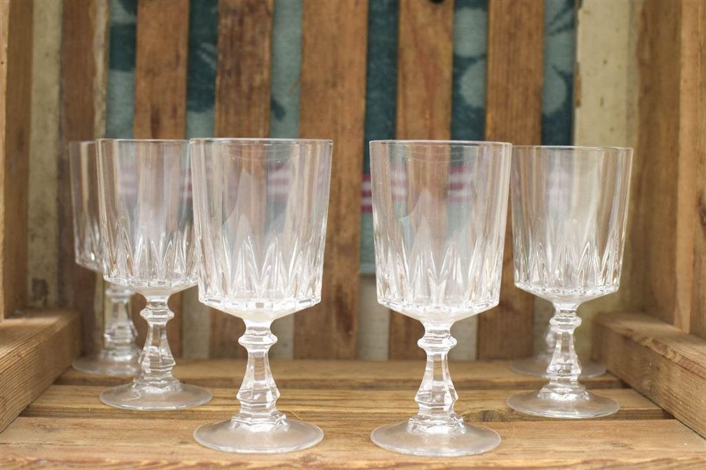 set van 6 wijnglazen op voet 44281