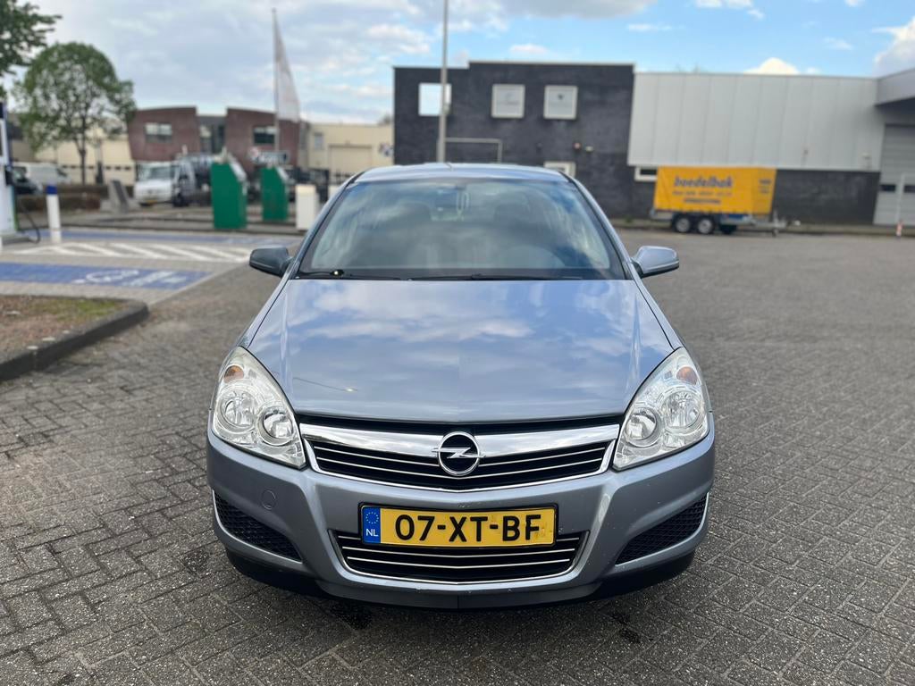 Opel Astra 1.6 16V 5D 85KW 2007 Grijs, Auto's, Opel, Voorwielaandrijving, Zwart, 4 cilinders, Origineel Nederlands