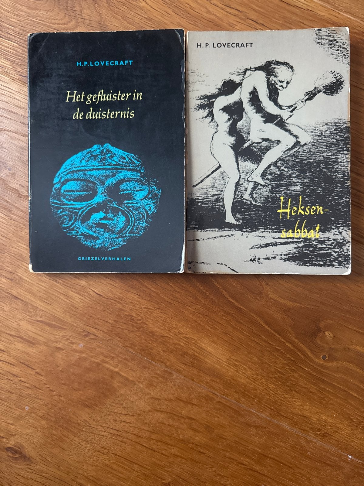 H.P. Lovecraft - Het gefluister in de duisternis & Heksen-sa, Ophalen of Verzenden, Gelezen