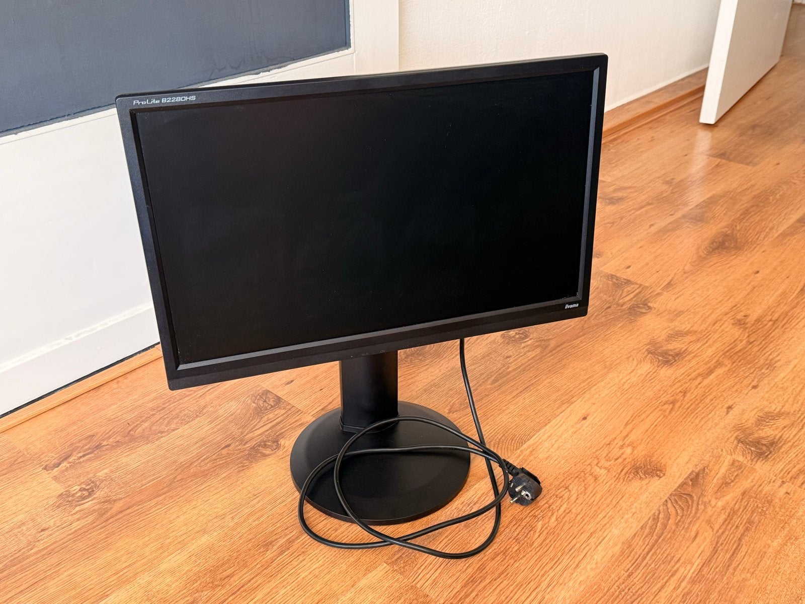 iiyama ProLite B2280HS Monitor - Full HD, 22 inch, Gebruikt, In hoogte verstelbaar, Full HD, DVI