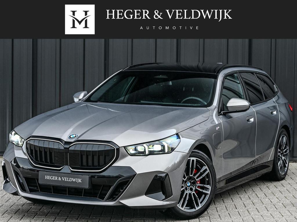 BMW 5-serie Touring 530e xDrive | M-Sport Pro | Panoramadak, Automaat, Gebruikt, 4 cilinders, 2000 kg