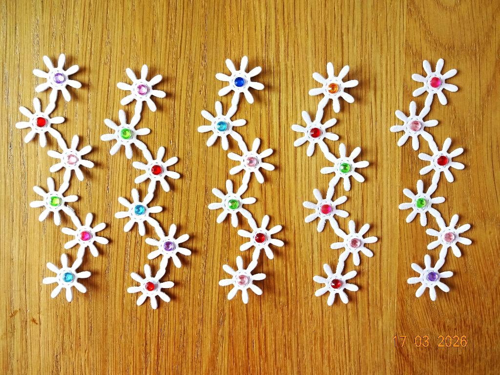 5 stansjes bloemenslinger met steentjes, Ophalen of Verzenden, Nieuw, Overige thema's, Overige typen