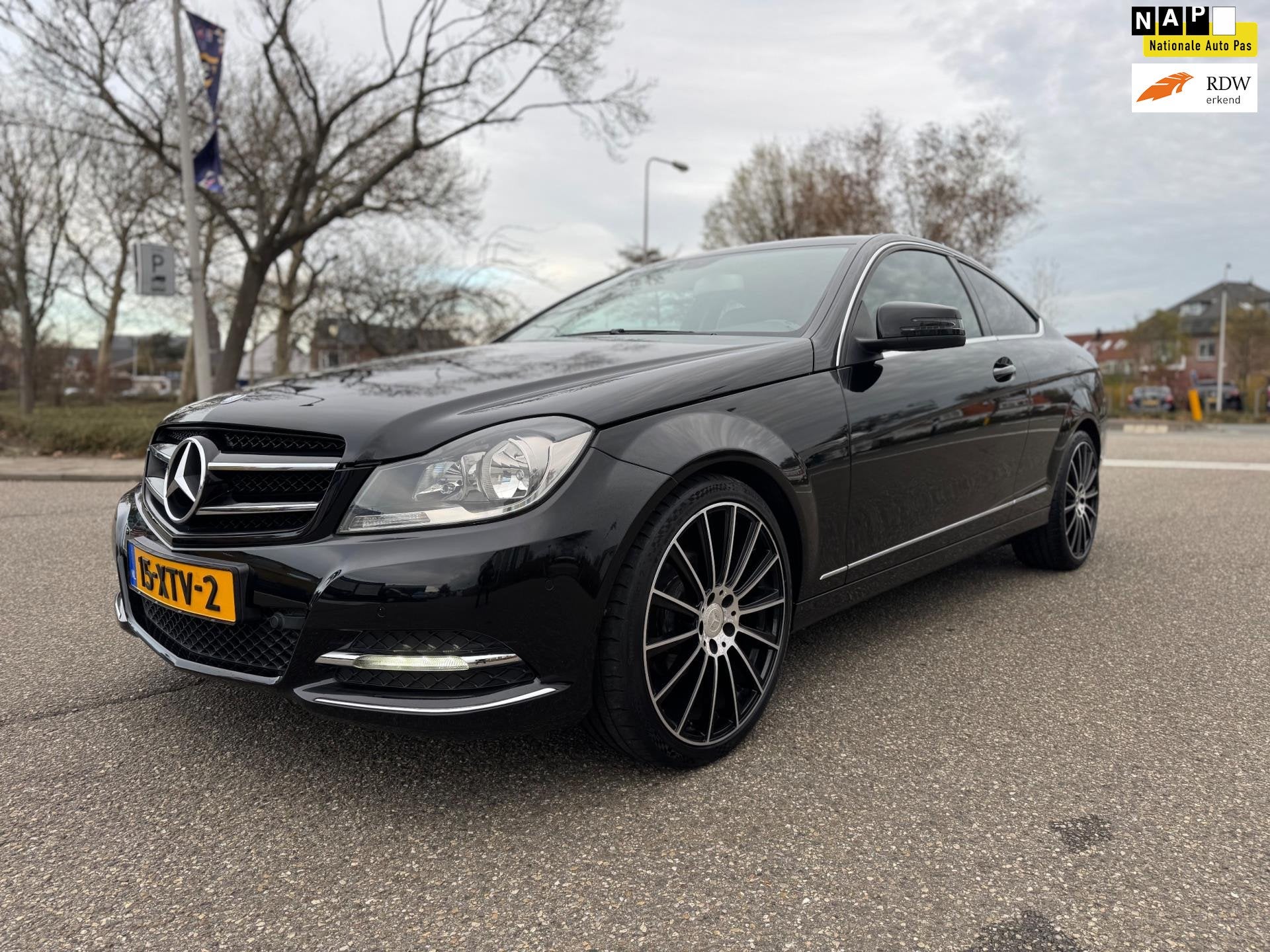 Mercedes-Benz C-klasse Coupé 180 Ambition / airco / cruise., Automatische klimaatregeling, Achterwielaandrijving, Zwart, 4 stoelen