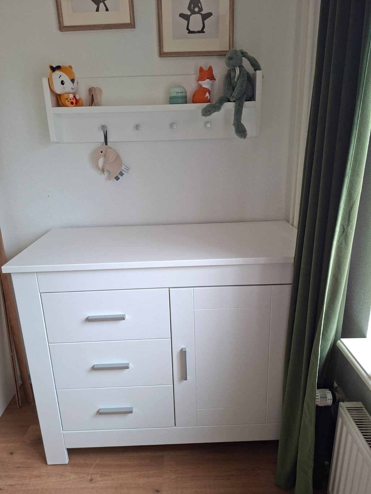 meubelset babykamer (commode, plank en kledingkast) bopita, Ophalen, Gebruikt, Jongetje of Meisje