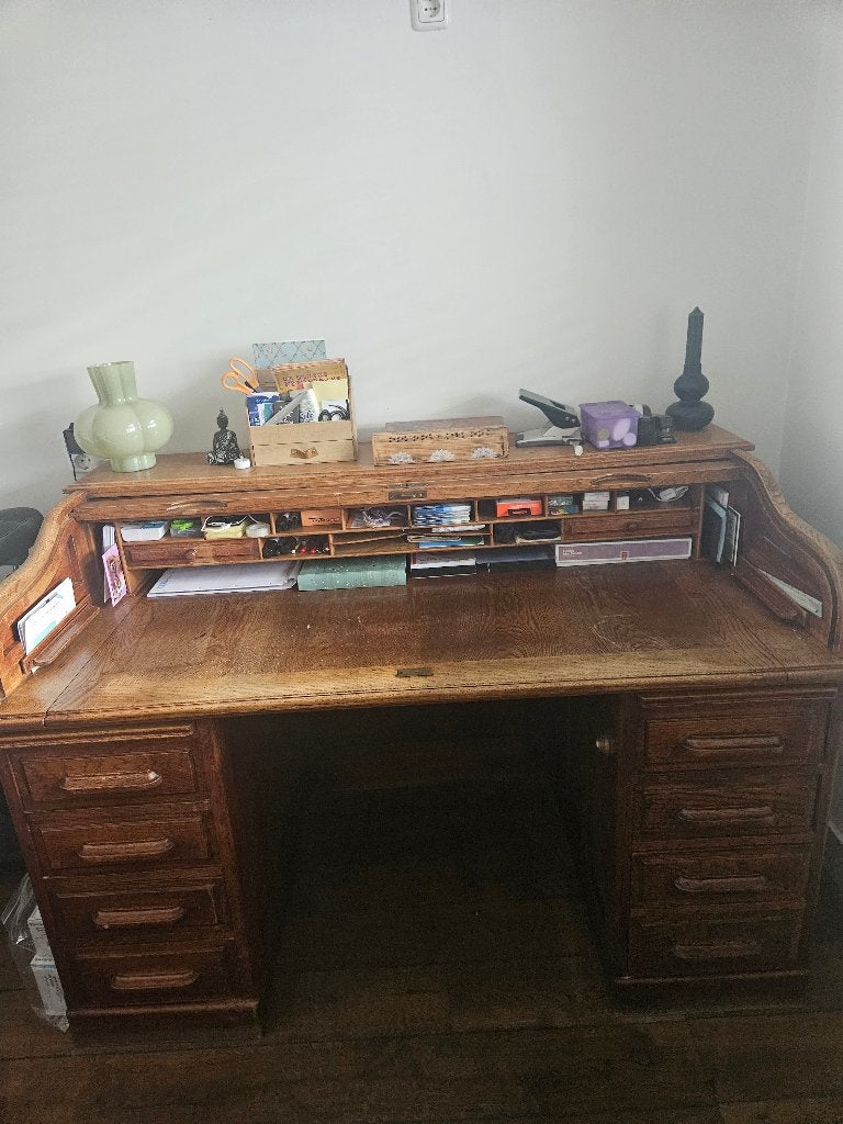 Antieke bureau met rolluik, Ophalen