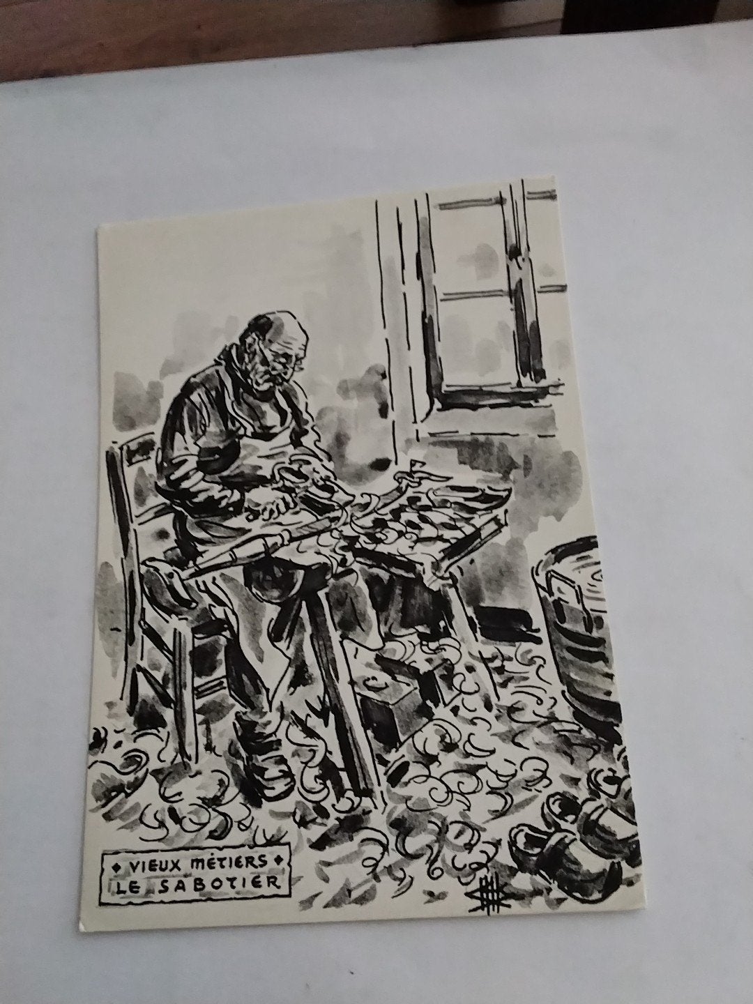 Ansichtkaart: Oude Ambachten - De Klompenmaker (Le Sabotier), Ophalen of Verzenden, 1960 tot 1980, Ongelopen
