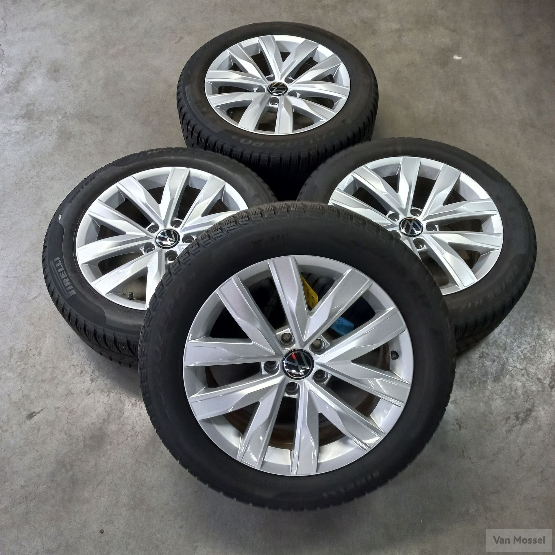 Volkswagen Passat/Arteon Pirelli Sottozero 3 215/55/R17 94H