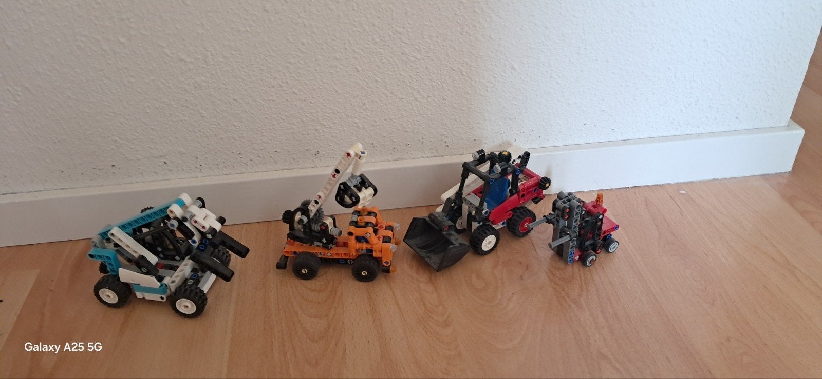4 lego technic auto, Lego, Ophalen of Verzenden, Zo goed als nieuw, Complete set