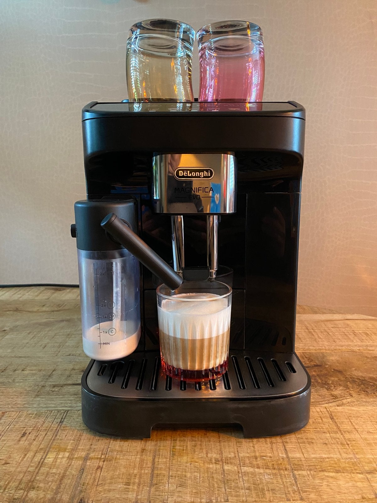 Delonghi Magnifica EVO Latte-Crème bonenmachine nw.staat!