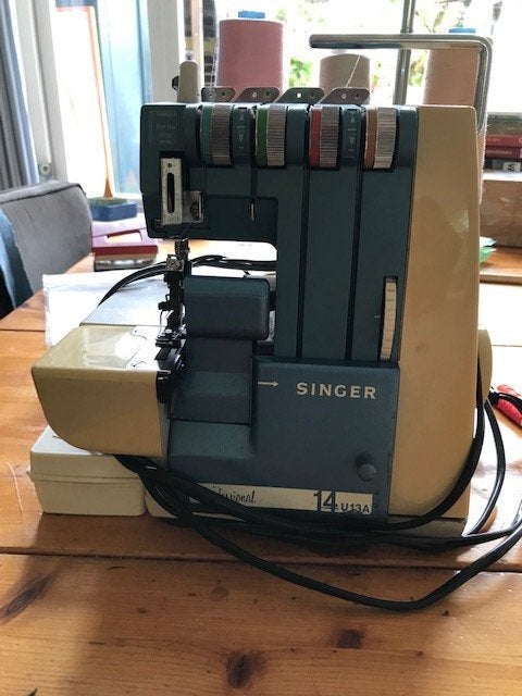 Singer Lockmachine, professional. type 14 U13A, Ophalen, Gebruikt, Lockmachine, Singer