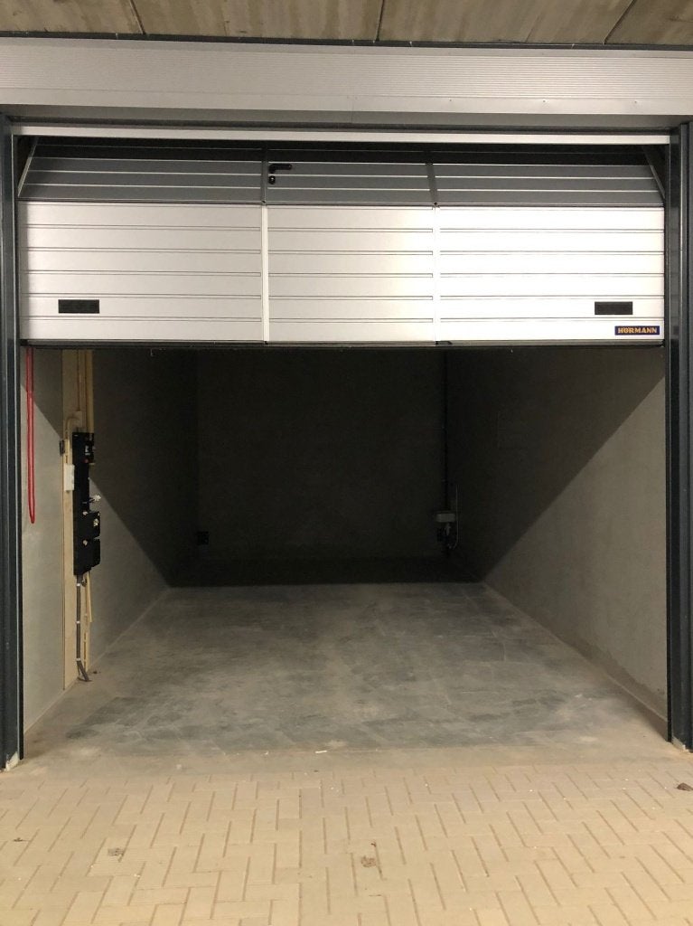 Garagebox / Bedrijfsunit 30m² Rotterdam Nesselande, Zakelijke goederen, 30 m², Koop, Bedrijfsruimte
