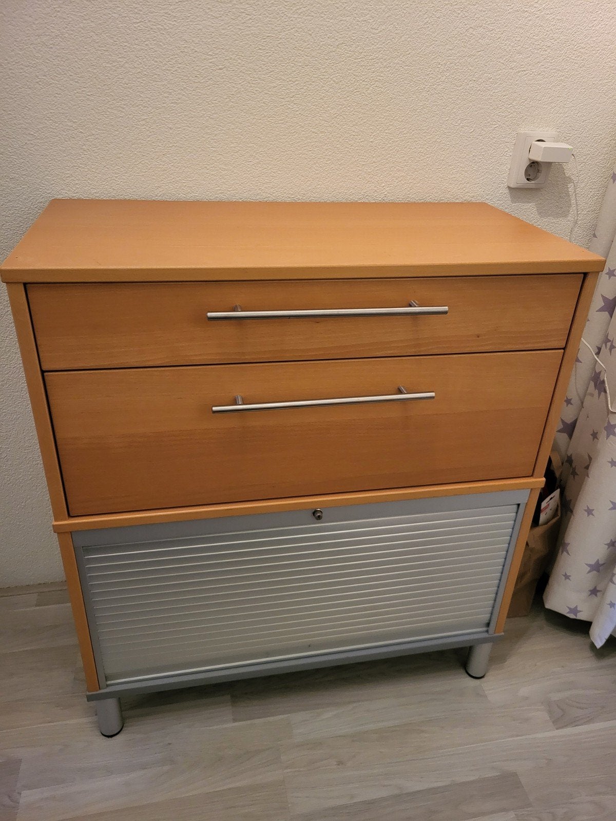 Ladekast Effektiv met 2 laden en afsluitbaar rolluik, Ophalen, 1 of 2 laden, 50 tot 100 cm, Zo goed als nieuw