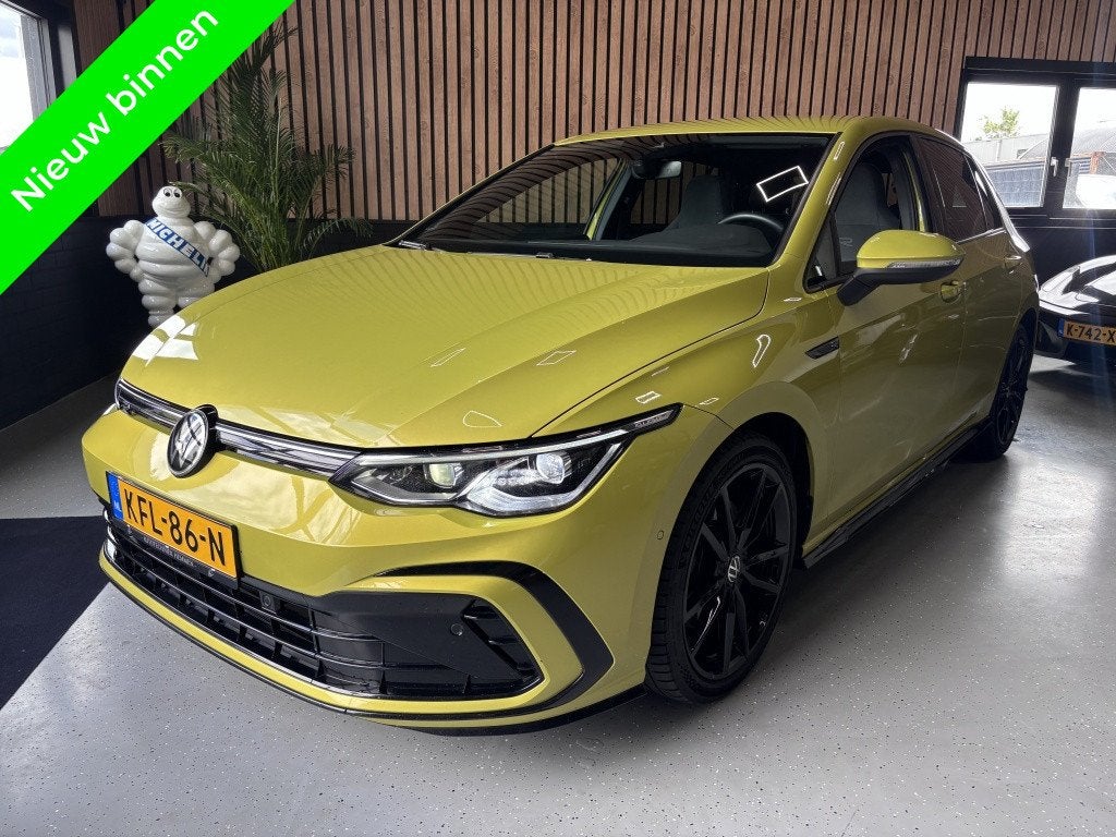 Volkswagen Golf 1.5 eTSI RLINE!KEYLESS!CAMERA! (bj 2020), Auto's, Volkswagen, 4 cilinders, 150 pk, Geel, Bedrijf