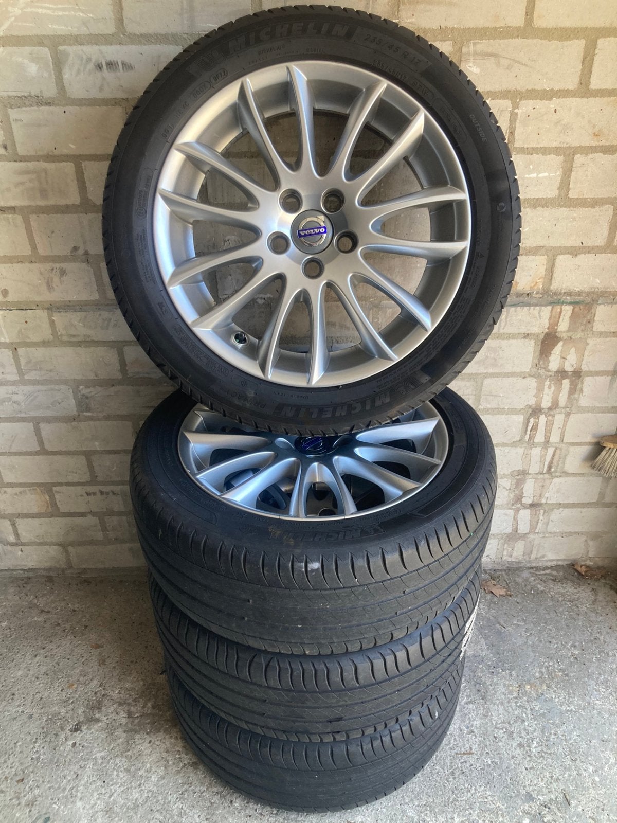 Zomerbanden Volvo V40 V50 S40 C70 C30 “Spartacus“ 17” Velgen, Ophalen, Gebruikt, Velg(en), 17 inch
