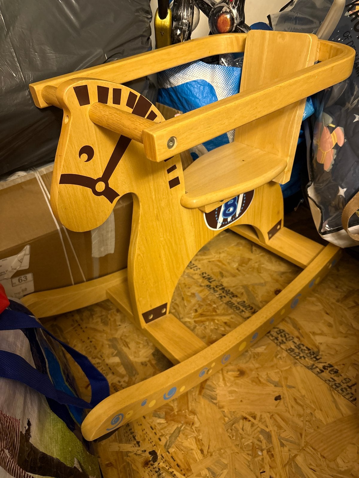 Houten hobbelpaard voor uren speelplezier, Kinderen en Baby's, Speelgoed | Houten speelgoed, Gebruikt, Rij- of Hobbelspeelgoed