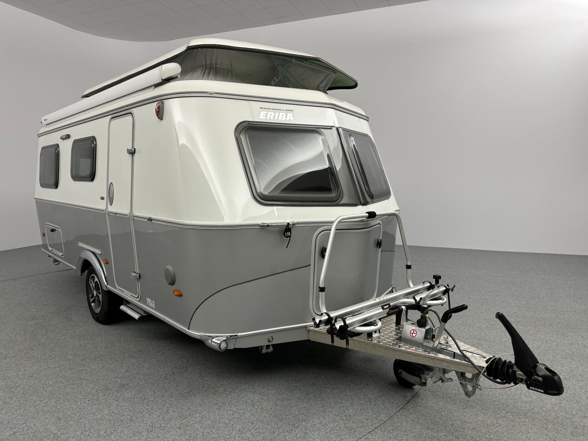 Eriba Touring 642 Urban Cassetteluifel Fietsendrager, Bedrijf, Tot en met 3, 6 tot 7 meter, Hordeur