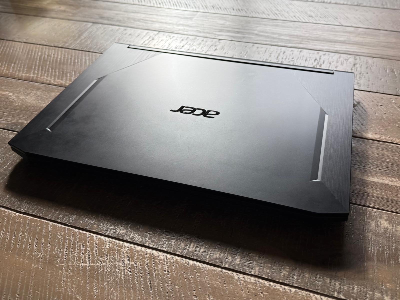 Foto 3 van Acer Nitro 5 Gaming Laptop - i7-10750H, 16GB RAM, 512GB SSD