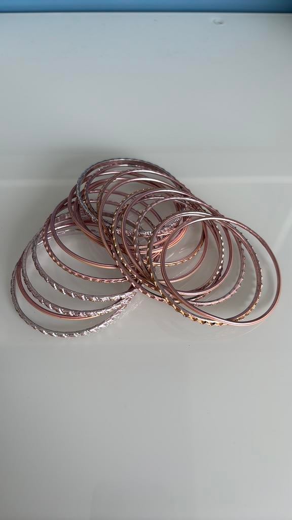Set van 20 Roze Buikdans Armbanden, Ophalen of Verzenden, Zo goed als nieuw, Roze, Overige materialen
