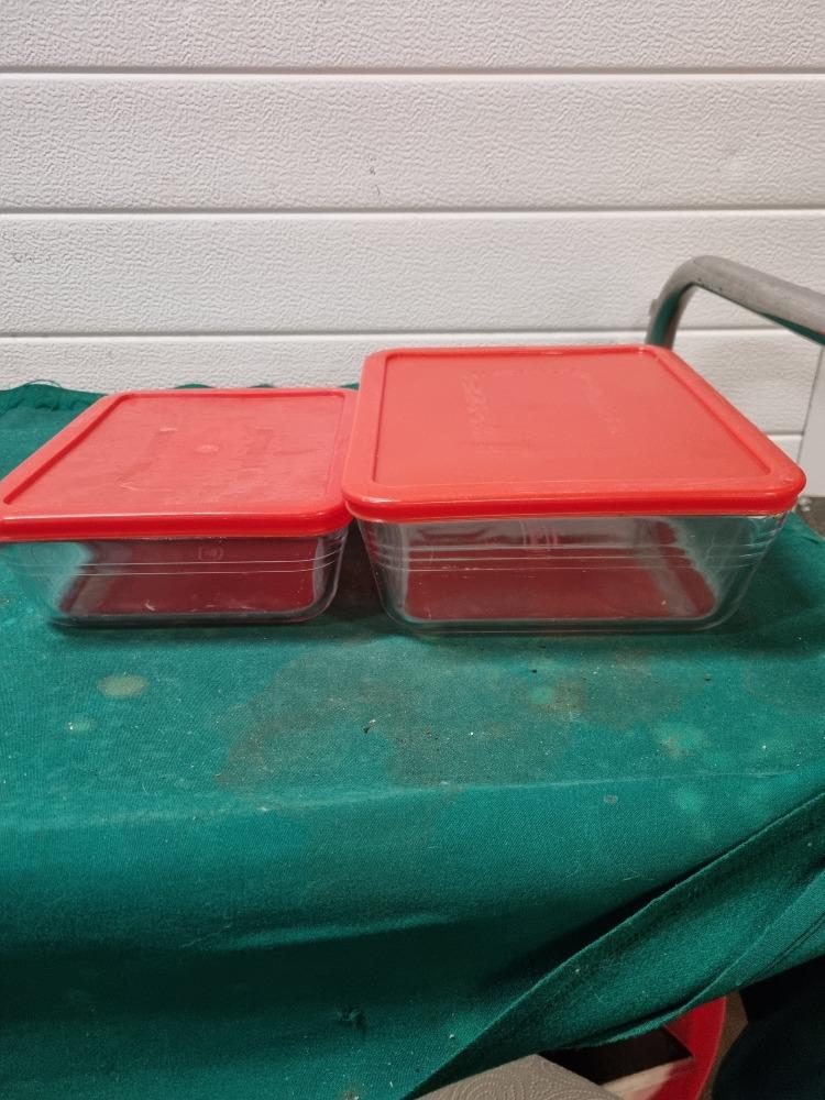 schalen pyrex france met deksel 2 schalen, Huis en Inrichting, Woonaccessoires | Schalen en Manden, Ophalen of Verzenden, 'T Olde Gre-j