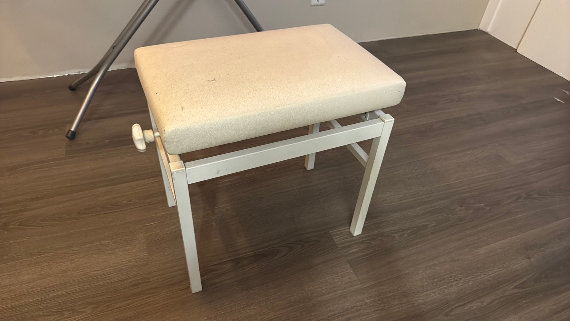 Pianokruk wit kunstleer, Ophalen, Gebruikt