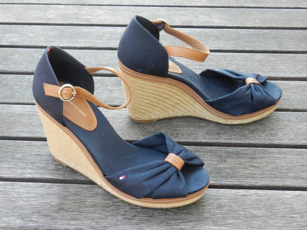 Tommy Hilfiger sandalen, hoge hak, maat 39, Blauw, Ophalen of Verzenden, Zo goed als nieuw, Schoenen met hoge hakken