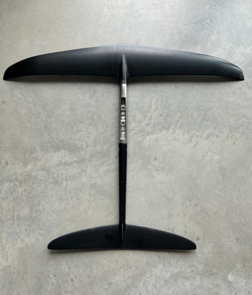 Levitaz R5 Racefoil, Watersport en Boten, Kitesurfen, Ophalen, Geen board, Binding, Zo goed als nieuw