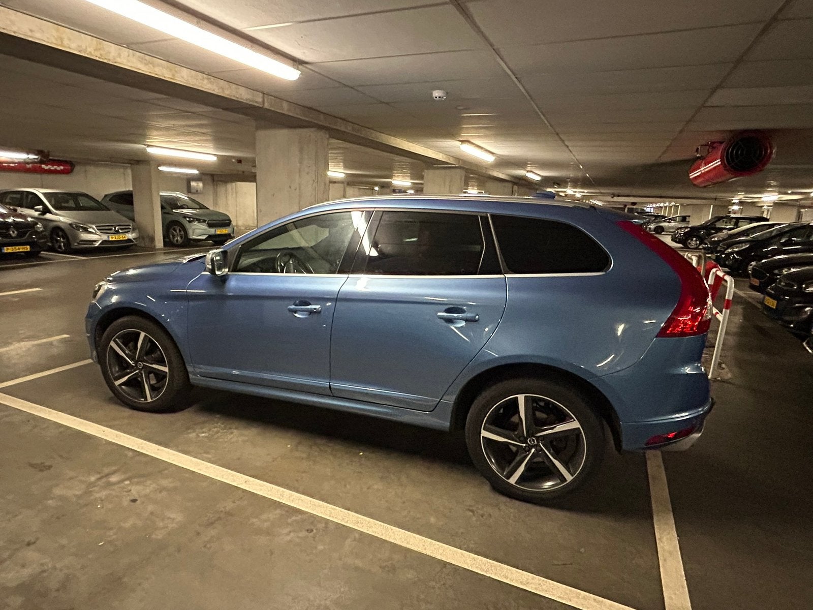 Volvo XC60 2.0 D4 Geartronic 2015 Blauw, Auto's, 4 cilinders, Particulier, 1600 kg, SUV of Terreinwagen