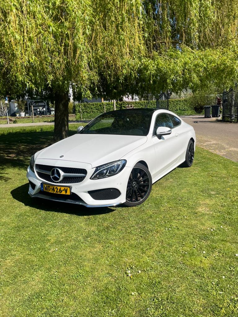 Mercedes-Benz C250 Coupé AMG Line Panoramadak full options, Auto's, Automaat, Achterwielaandrijving, 4 cilinders, 4 stoelen
