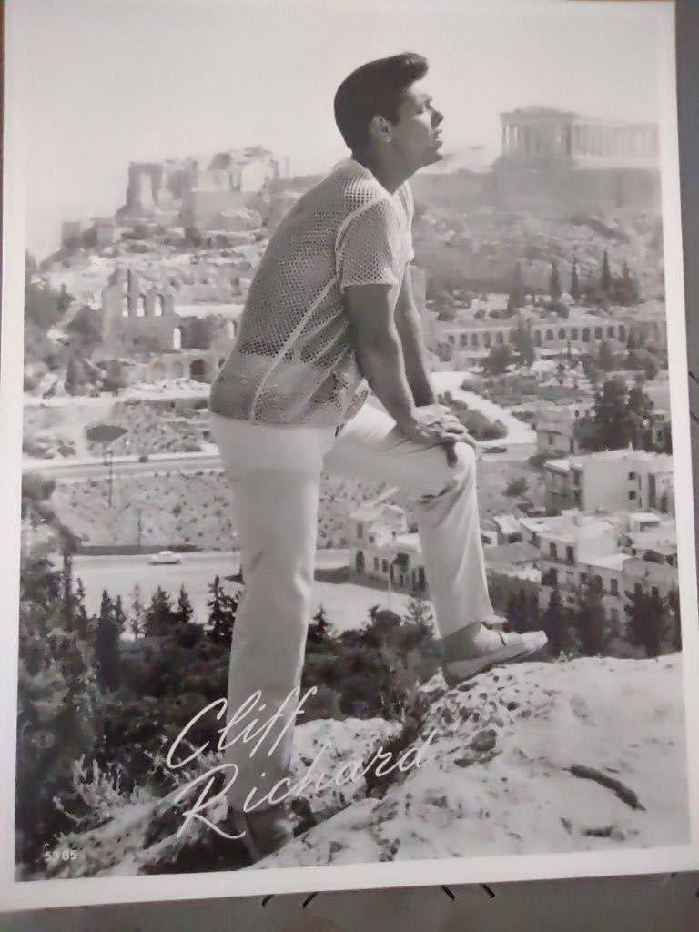 Foto's van o.a Cliff Richard, Adamo, Conny Froboess, Verzamelen, Ophalen of Verzenden, 1960 tot 1980, Ongelopen, Sterren en Beroemdheden