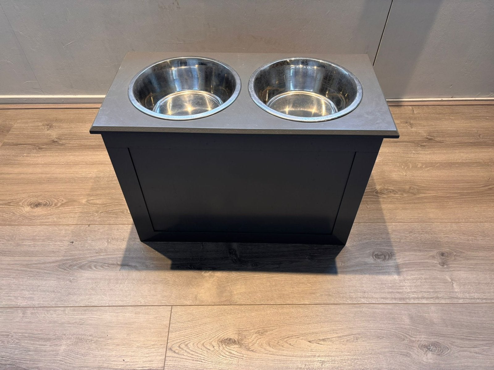 Mooie voerbak voor de hond, Ophalen, Gebruikt
