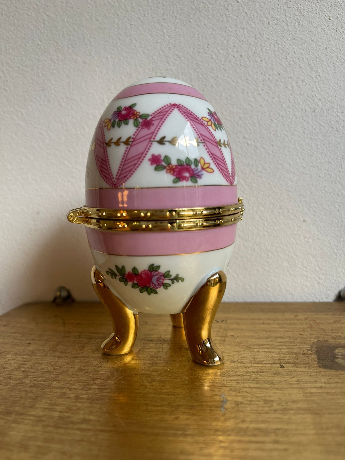 Vintage Sieraden ei van porselein in doosje., Ophalen of Verzenden