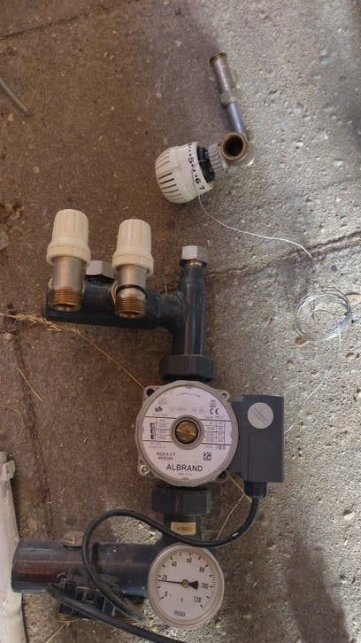Albrand 2-groeps vloerverwarming driestanden pomp + verdeler, Doe-het-zelf en Verbouw, Ophalen, Minder dan 60 cm, Overige typen