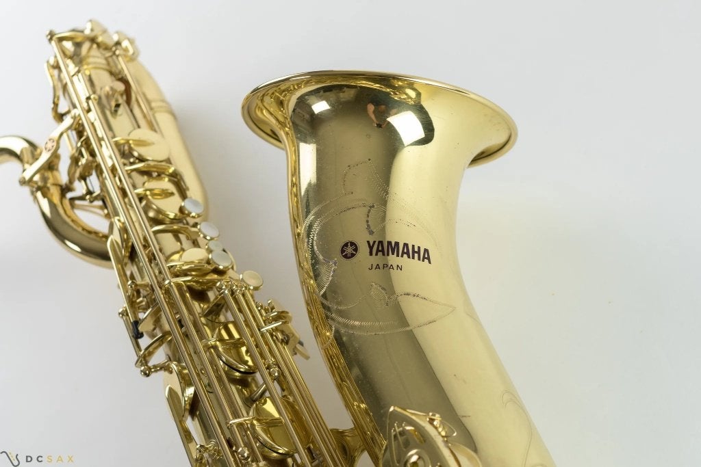 YAMAHA YBS-61 "Purple Logo" Baritone Saxophone (Low A), Ophalen of Verzenden, Zo goed als nieuw, Bariton, Met koffer