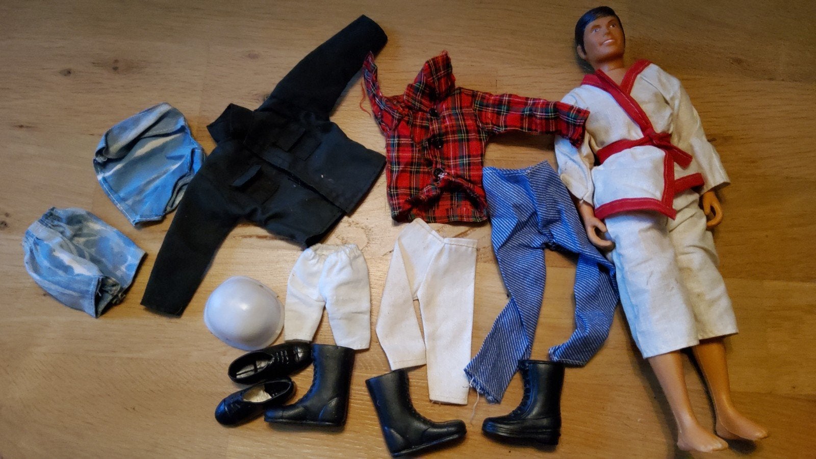 Vintage SuperJohn Actiefiguur doll outfits schoenen helm, Ophalen of Verzenden, Gebruikt, Pop