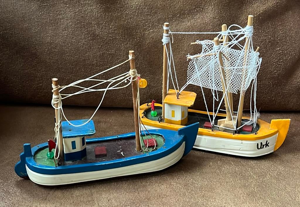 Vintage decoratieve miniatuur vissersbootjes, Ophalen of Verzenden, Gebruikt, Overige merken