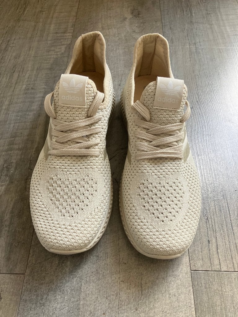 Beige hardloopschoenen maat 42, Overige merken, Hardloopschoenen, Nieuw, Ophalen of Verzenden