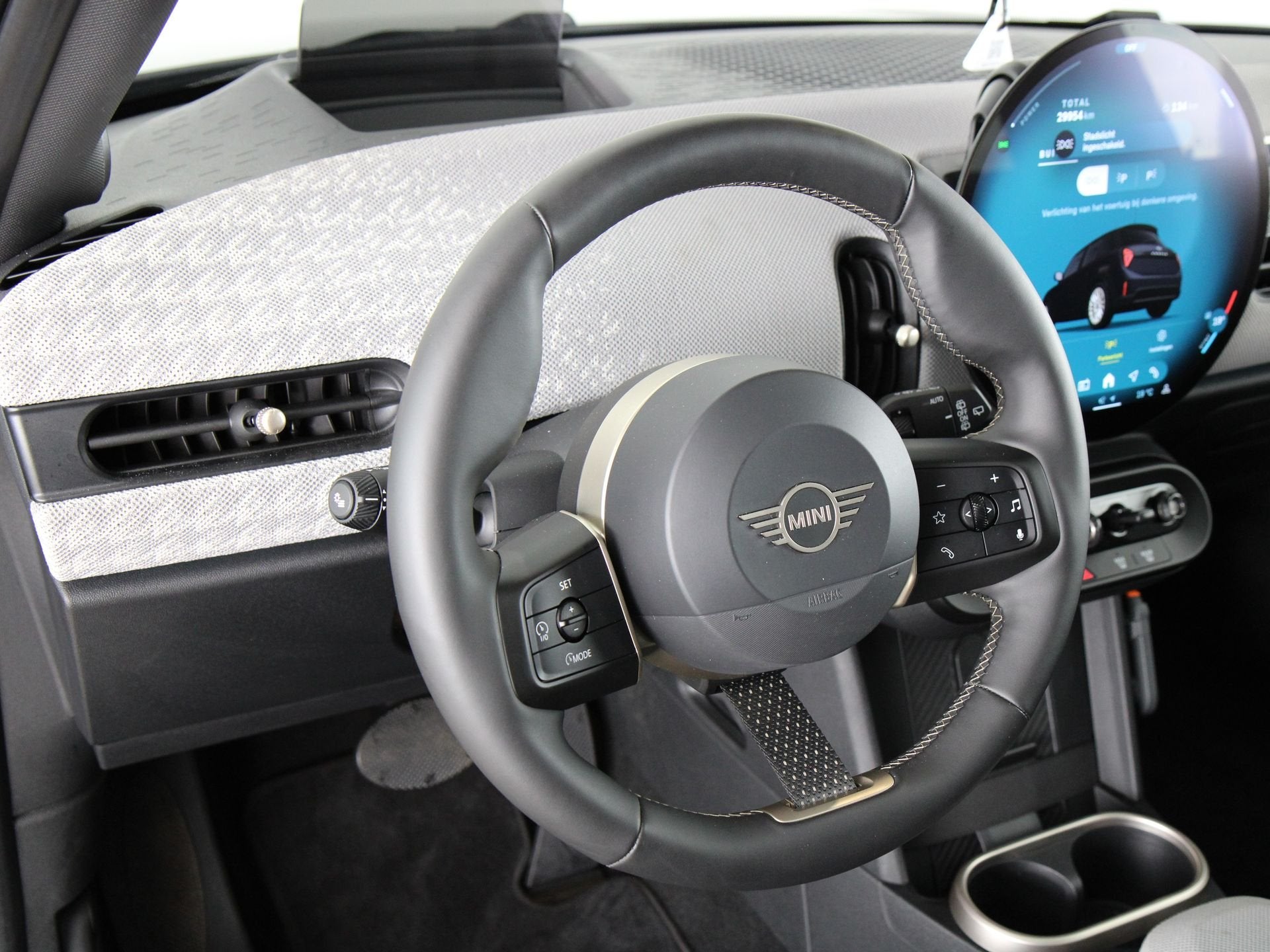 MINI 5-deurs Cooper S Favoured Pakket M (bj 2025, automaat), Gebruikt, Euro 6, 4 cilinders, Met garantie (alle)