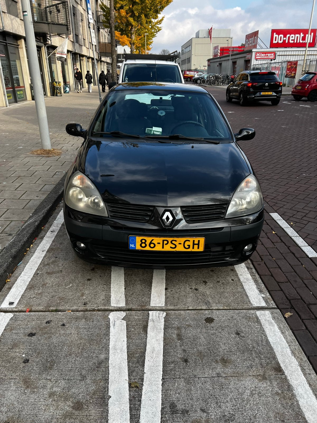 Renault Clio 1.2 16V Autbas E4 2004 Zwart, Voorwielaandrijving, 74 pk, 31 €/maand, 4 cilinders