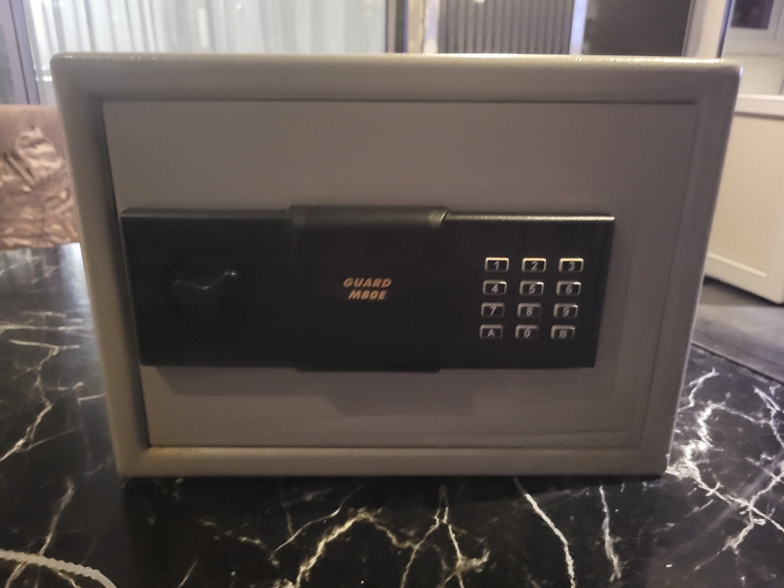 Kleine kluis met elektronisch slot, Ophalen of Verzenden, Gebruikt, Brandkast