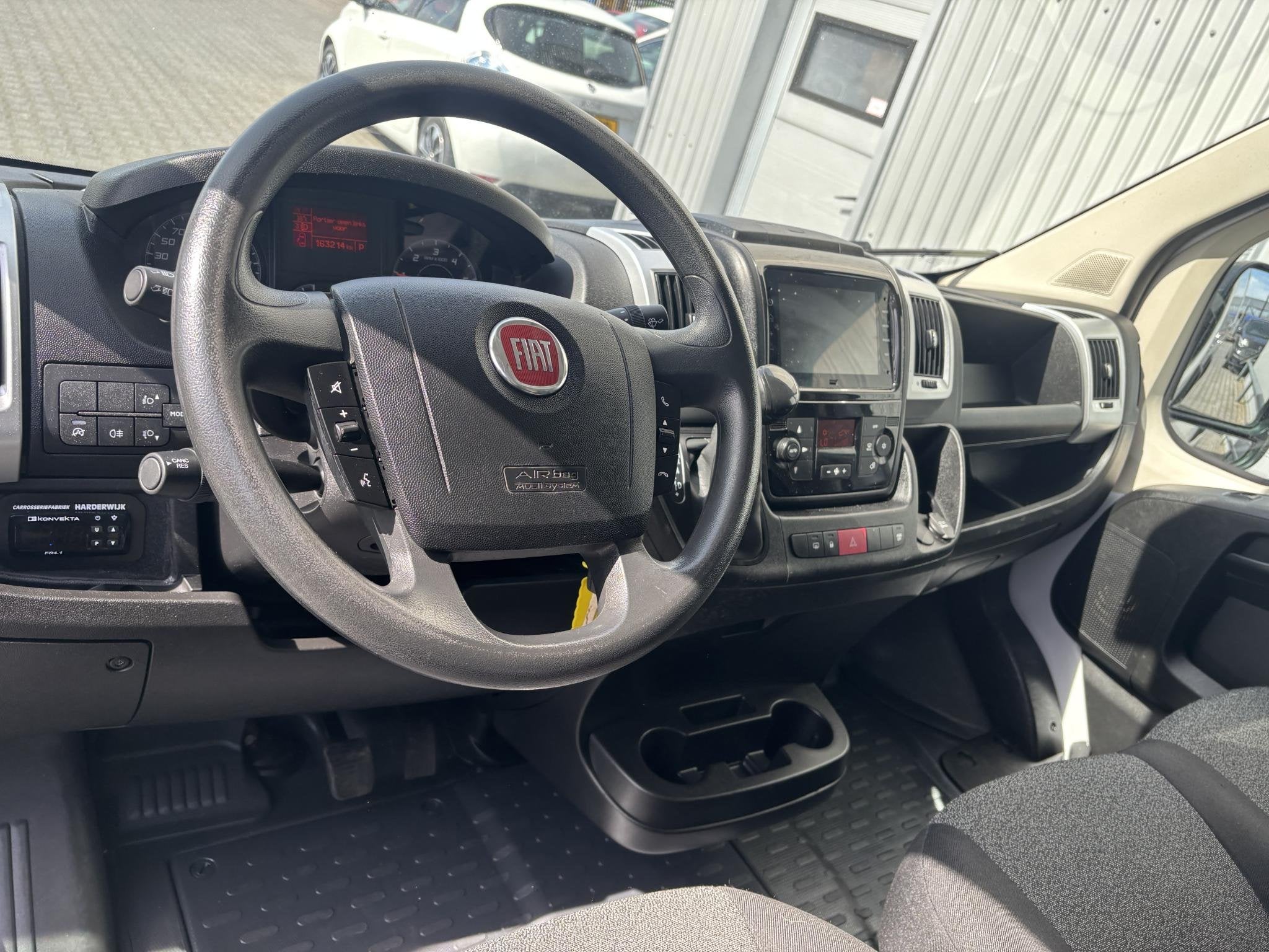 Fiat Ducato 2.3 L2H1*AUTOM.*KOELAUTO*DAG/NACHT*ECC*CRUISE*3P, Stof, Gebruikt, 3000 kg, Wit