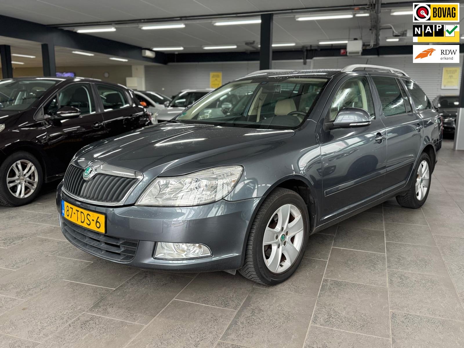 Skoda Octavia Combi 1.4 TSI Greentech Elegance Navi clima cr, Auto's, Voorwielaandrijving, Euro 5, Stof, Gebruikt