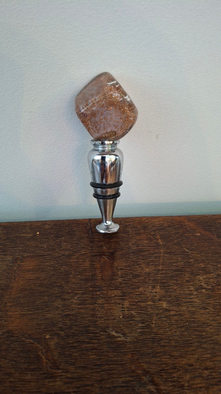 Wijnstopper met glinsterende steen, murano., Huis en Inrichting, Ophalen of Verzenden, Gebruikt, Zilver, Metaal