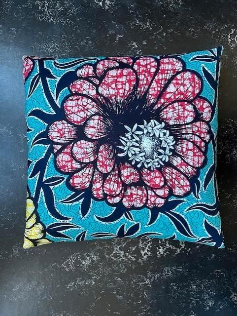 kussen 45 x 45 vlisco, Ophalen of Verzenden, Zo goed als nieuw, Overige kleuren, Vierkant
