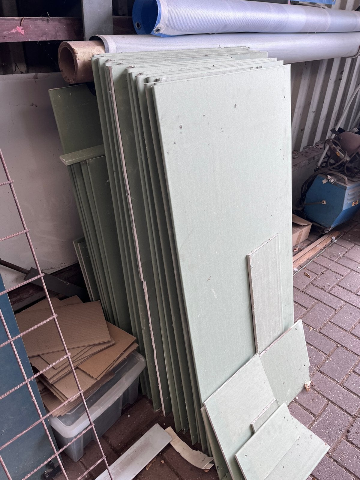 Gratis hout (platen en balken) en gipsplaat, Ophalen, Gebruikt