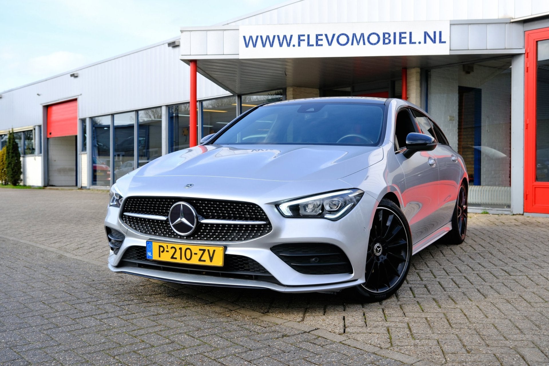 Mercedes-Benz CLA-klasse Shooting Brake 180 AMG Line Aut. Pa, Auto's, Mercedes-Benz, CLA, 136 pk, Gebruikt, Euro 6
